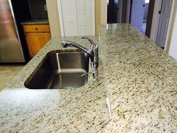 2nd image of 909 Gardenbrook Ct SE