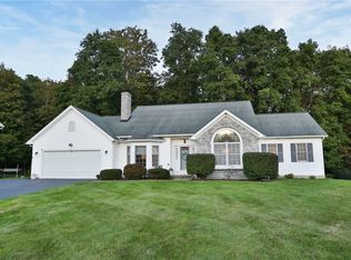 49 Stonewood Dr, Fairport, NY 14450