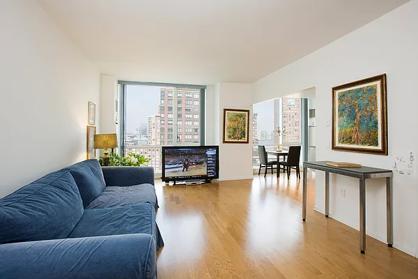 Rented by Corcoran | media 27