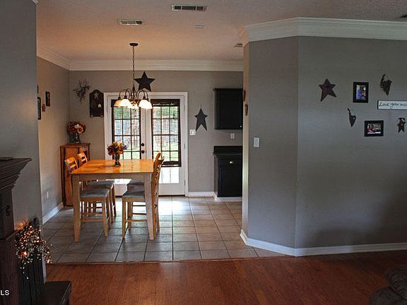 4th image of 15038 Loveless Dr