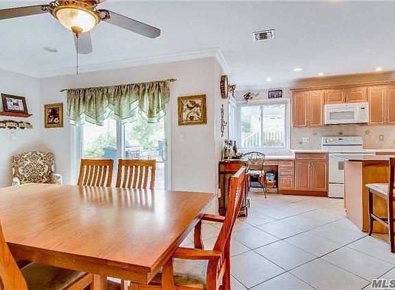 4th image of 11 Whitehall Ct