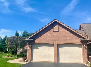 916 Cornwallis Ln, Munster, IN 46321