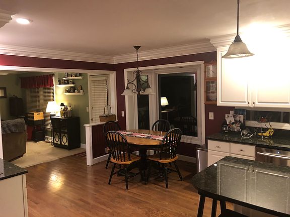 Kitchen Breakfast Area