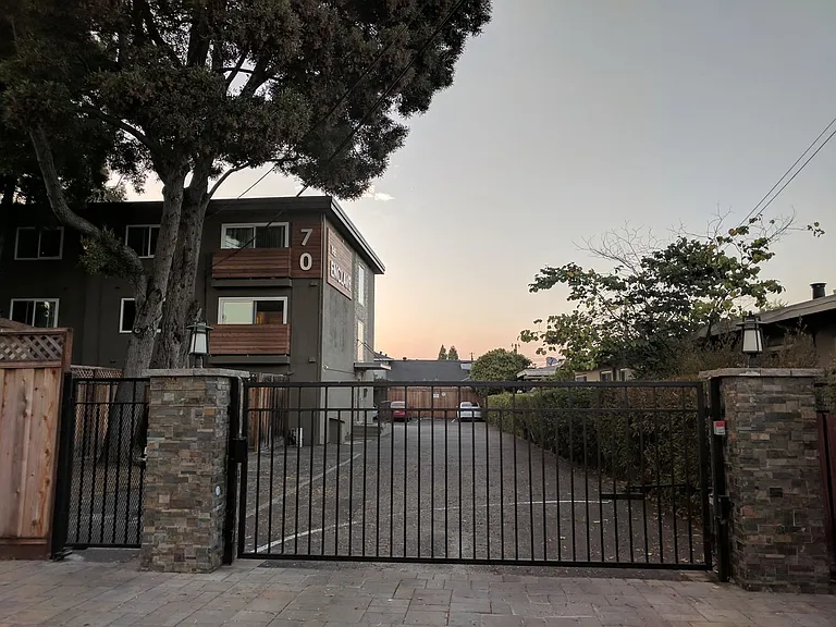70 Lodato Ave — Photo 3