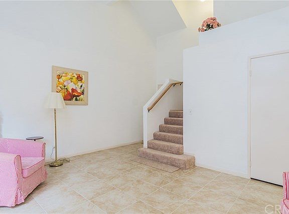 5th image of 480 Anderwood Ct APT 7