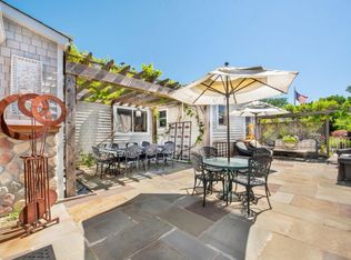 6 White Ln, Hampton Bays, NY 11946