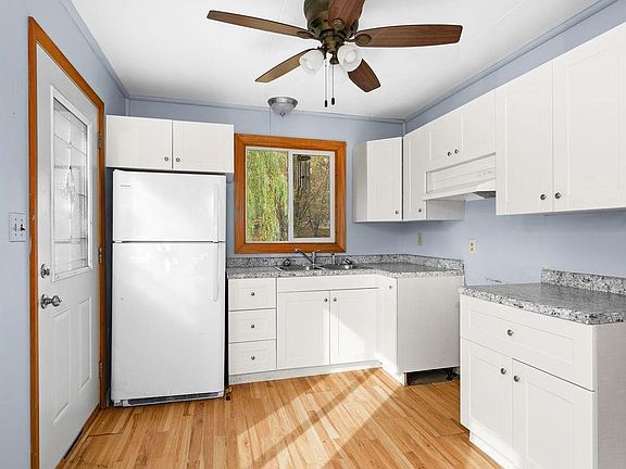 2nd image of 88 Banks Blvd
