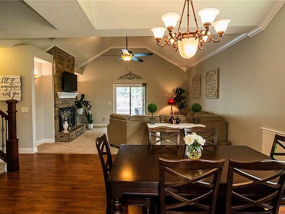 4th image of 1044 Corkwood Dr