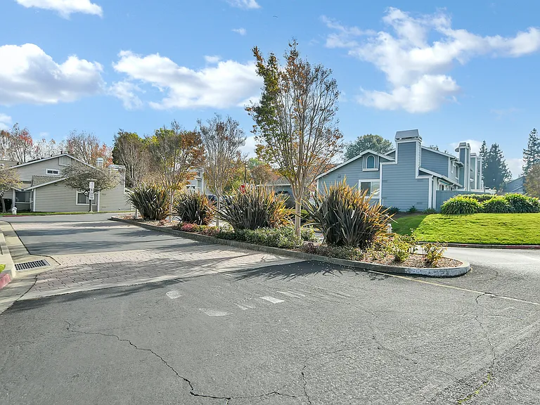 291 S Wildwood — Photo 30
