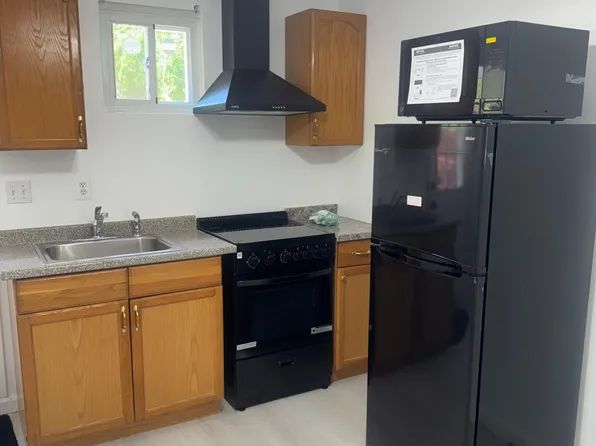 (undisclosed Address), Selden, NY 11784