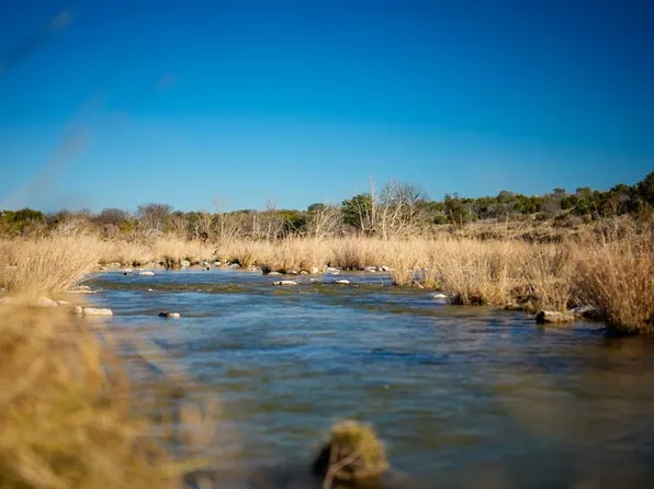 1774 Shafer Ln, Hext, TX 76848