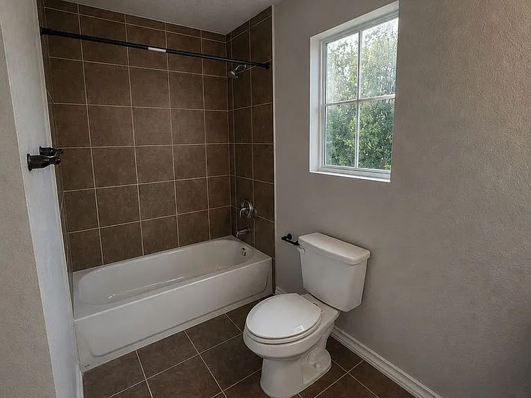 5016 Flipper Dr — Photo 14