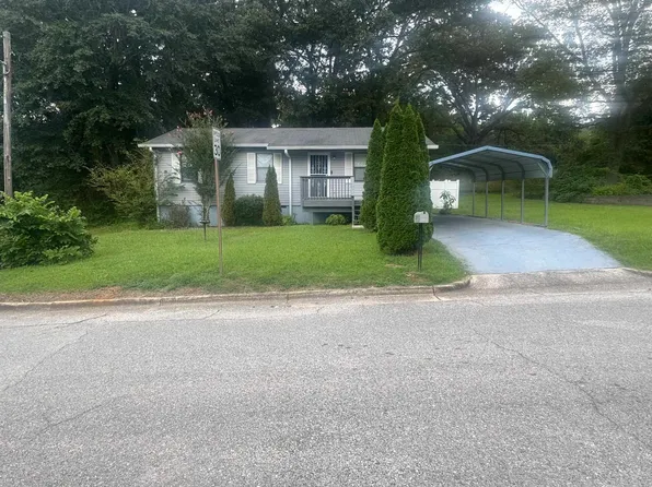 607 Parkway Dr, Anniston, AL 36201