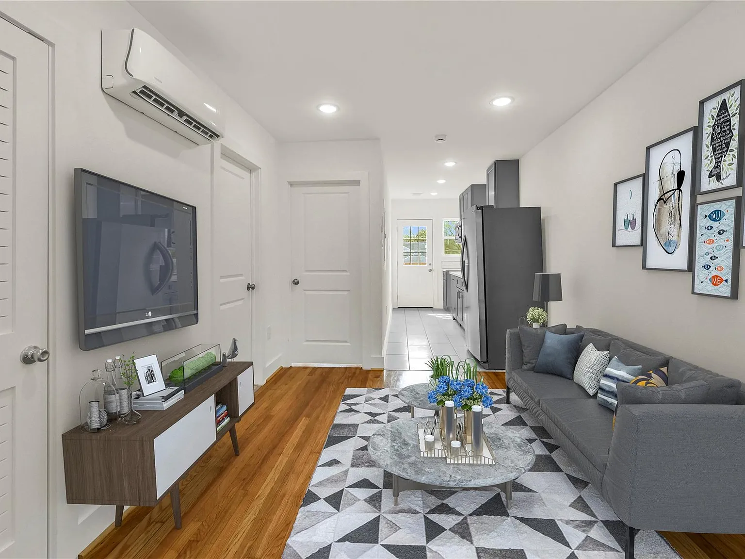 2 bed, 1.0 bath, 950 sqft, $1,625 — Photo 1