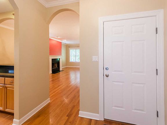 5th image of 4437 N Ashland Ave APT 3S