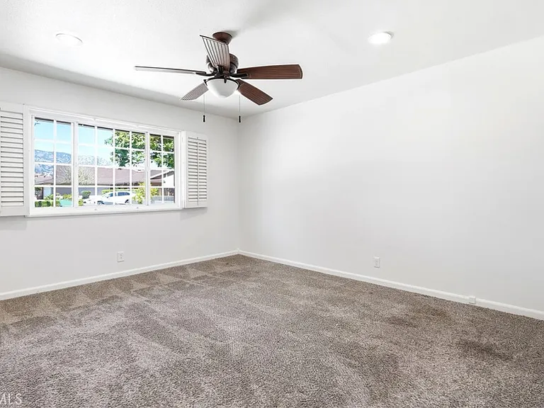 524 E Ghent St — Photo 20