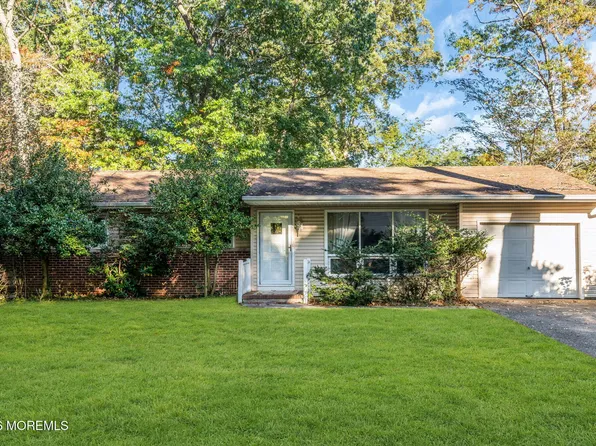 28 Shady Nook Drive, Toms River, NJ 08755