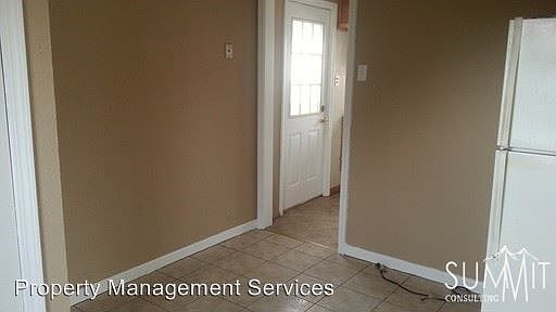 5th image of 4422 Huron St