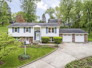 501 Maplewood Dr, Mcmurray, PA 15317