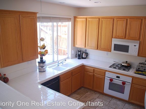 2nd image of 9906 Fieldthorn St