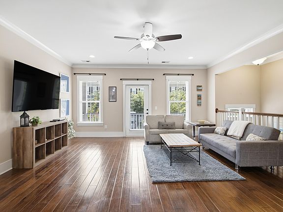 3rd image of 1880 Carolina Towne Ct