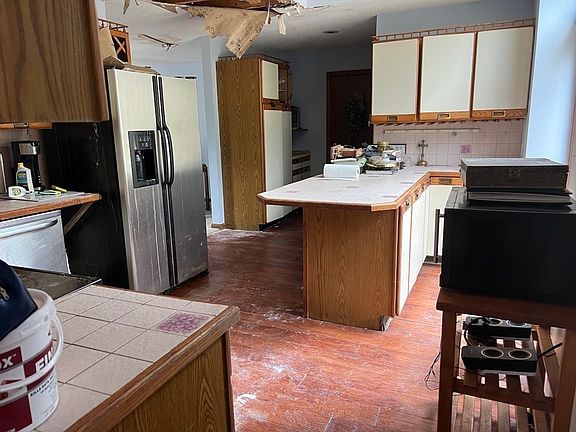 5th image of 45 Honey Pot Rd