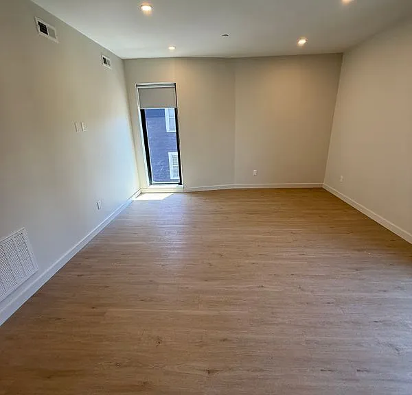 24 8th St #3A — Photo 5
