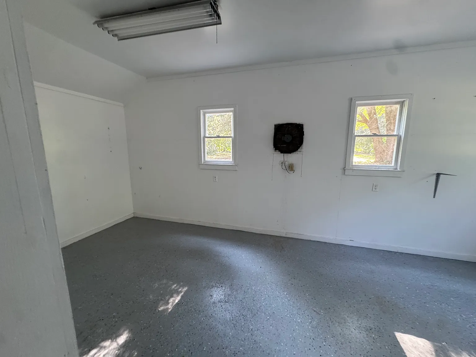4 bed, 2028 sqft, $1,300 — Photo 2