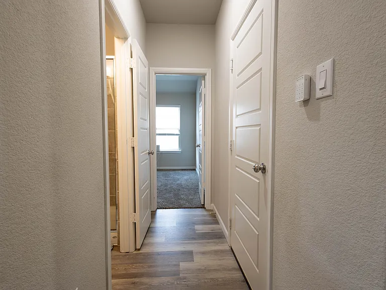 4709 Mayflower Dr — Photo 11