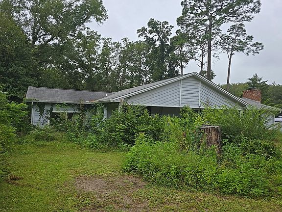 3rd image of 121 Lantern Ln