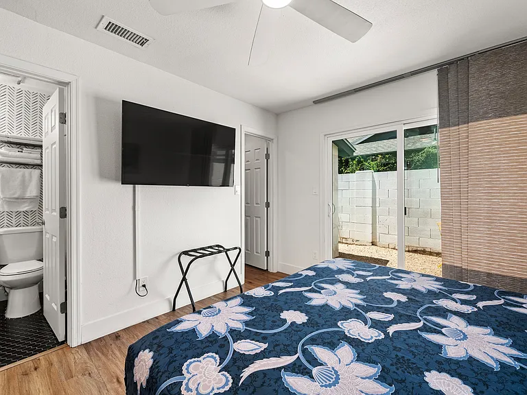 1110 E Polk St #2 — Photo 13