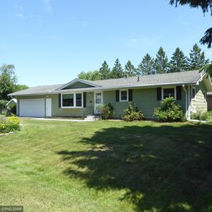 105 Sullivan Ave S, Hinckley, MN, 55037