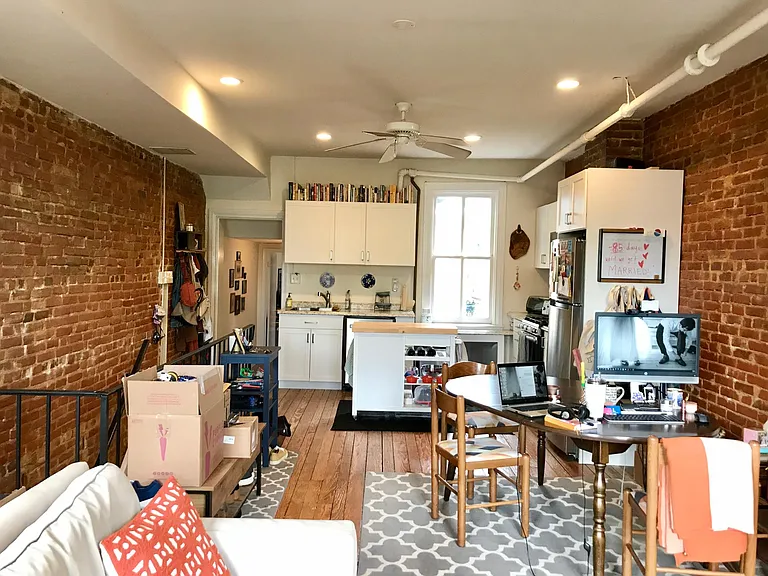 604 G St SE #2 — Photo 4