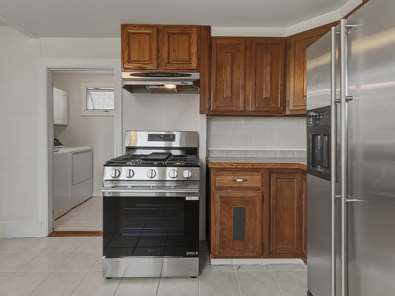 2nd image of 1080 Shirley St #1