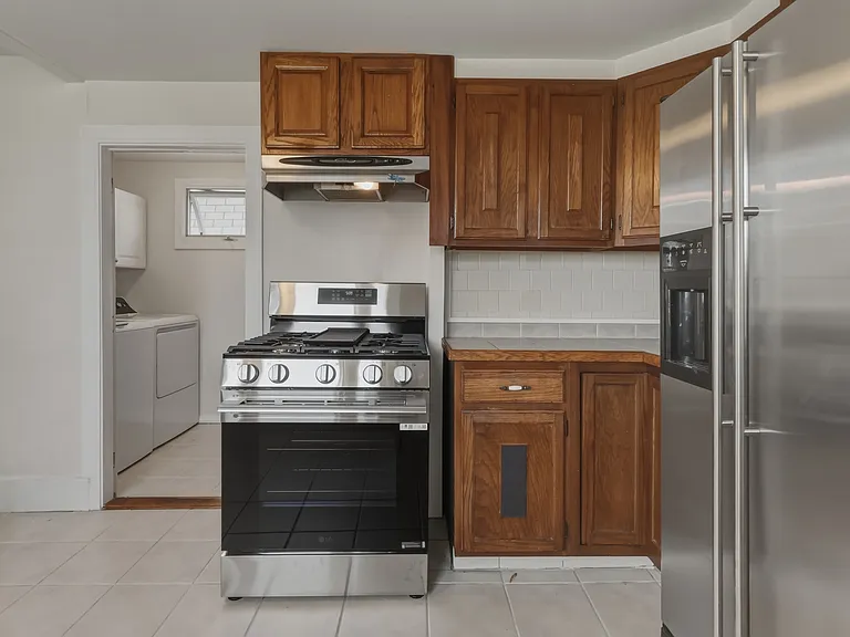 1080 Shirley St #1 — Photo 2