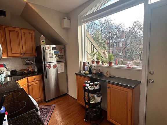 4th image of 407 Cypress St APT 2F