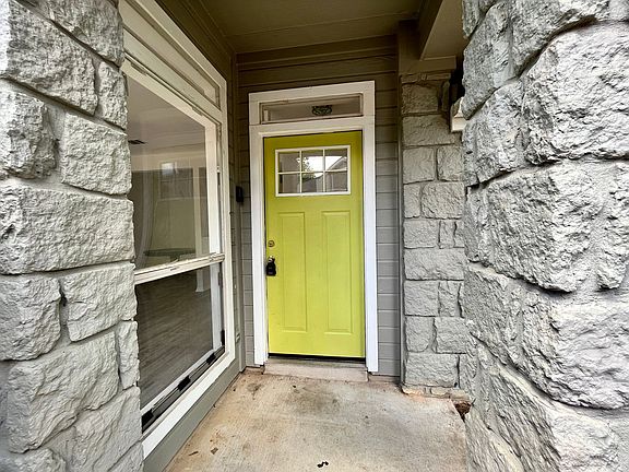 2nd image of 513-515 Gregory Ct