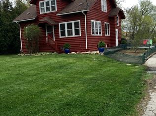 933 E Wisconsin Ave, Pewaukee, WI 53072