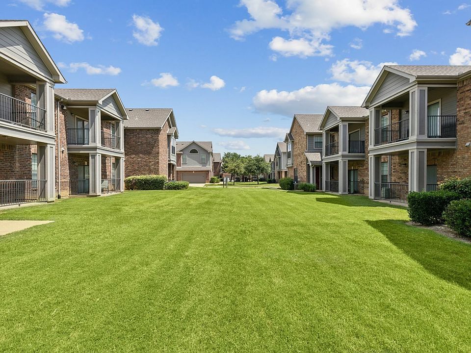 Enclave on Golden Triangle Exterior in Fort Worth, TX