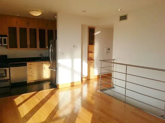 Rented by SpaceMax Realty Inc | media 2