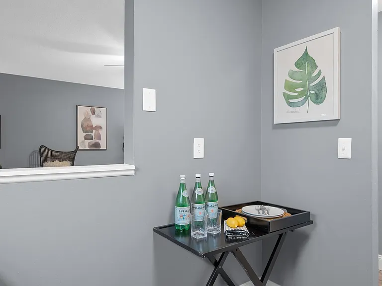 Kingswood Court Apartments and Townhomes — Photo 22