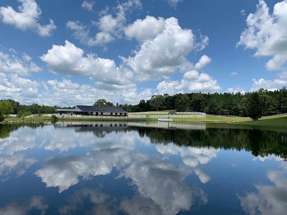 1st image of 912 Shire Valley Farms