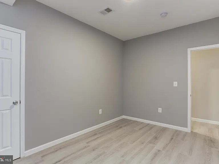 400 Highland Ave #402 — Photo 9