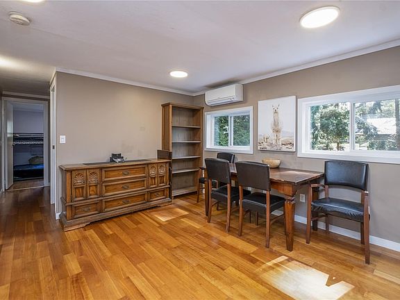 5th image of 4825 Lambeth Rd