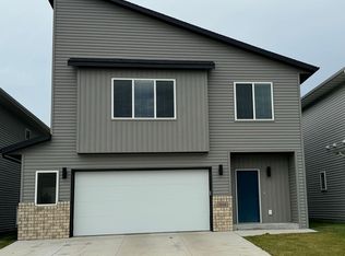 1018 27th Ave W, West Fargo, ND