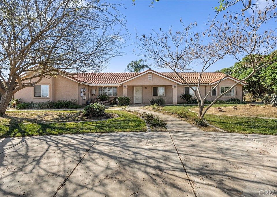 1st image of 25865 McLaughlin Rd