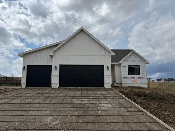 4918 162nd St, Urbandale, IA 50323