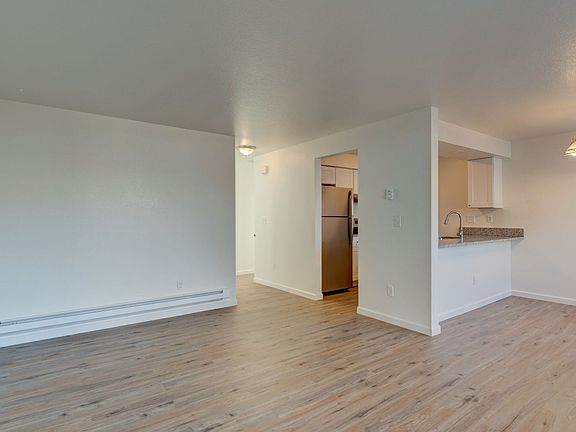 5th image of 141 SW 6th Ave APT C1