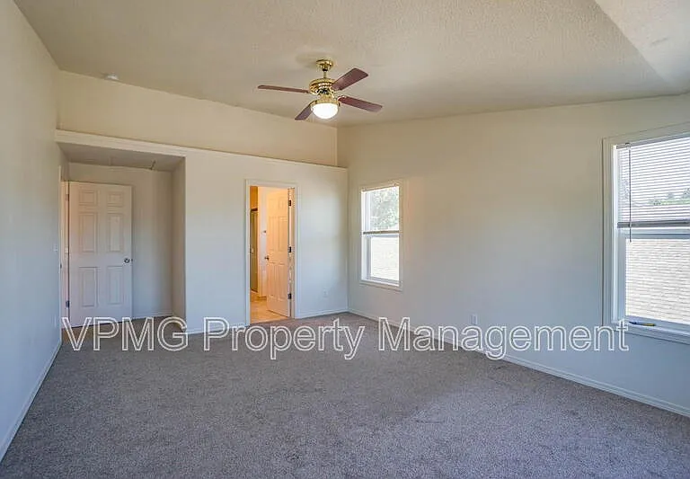 8907 NE 84th St — Photo 28