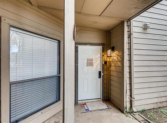 3rd image of 1618 Pecan Chase Cir APT 79
